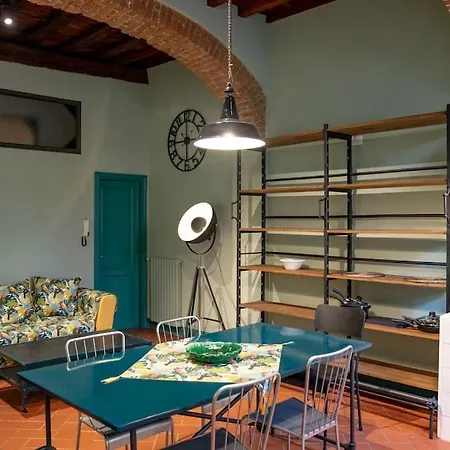 Appartamento Raffinato Trilocale San Frediano